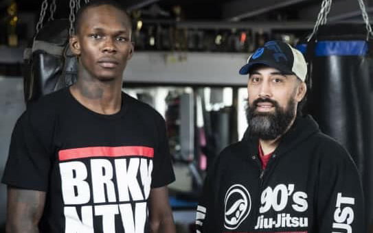 Israel Adesanya edzője Eugene Bareman